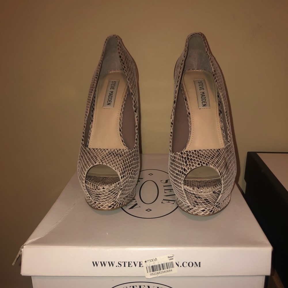 Shoe